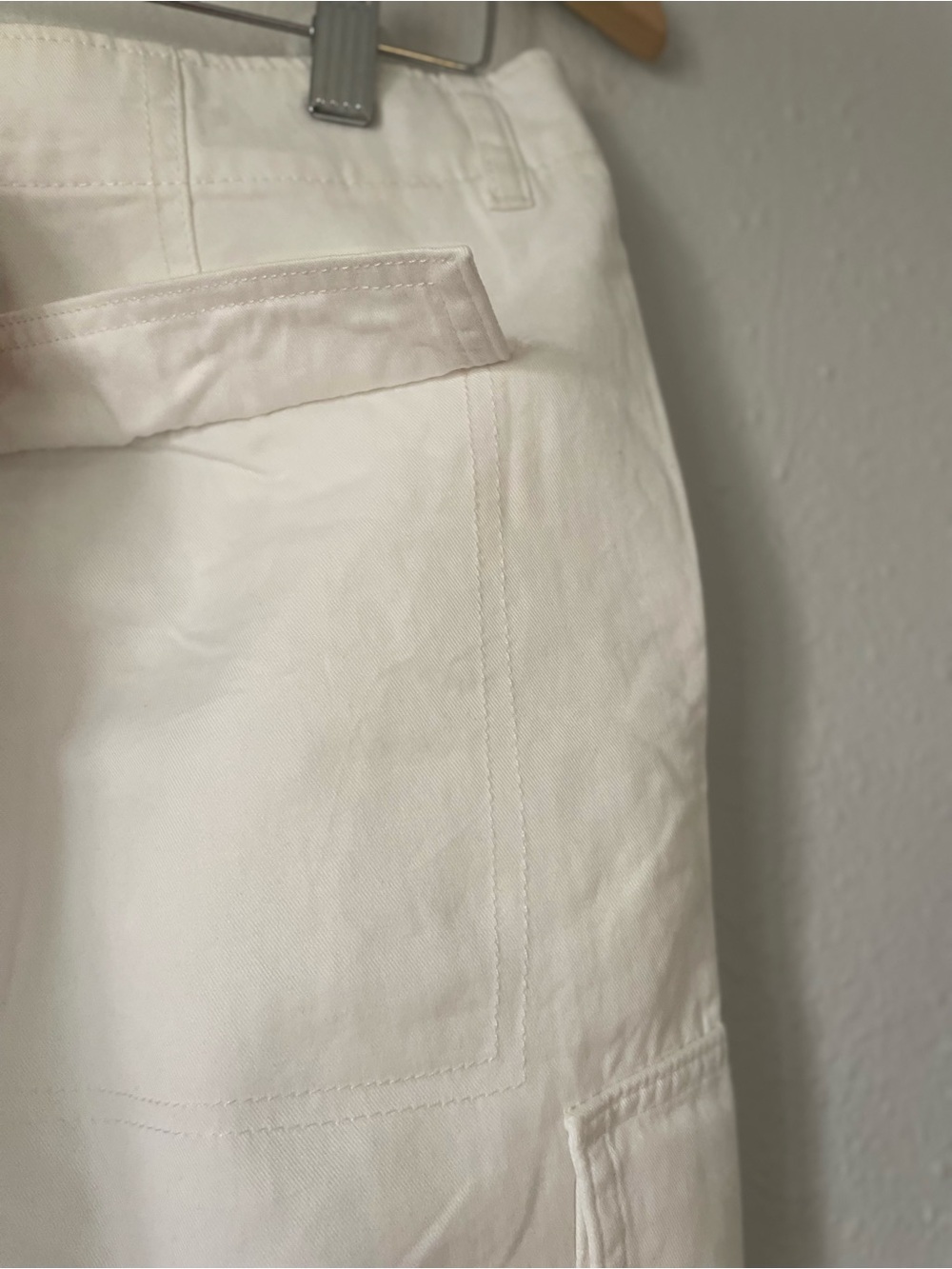 H&M White Cargo Pants with Utility Pockets - Picture 6 of 7